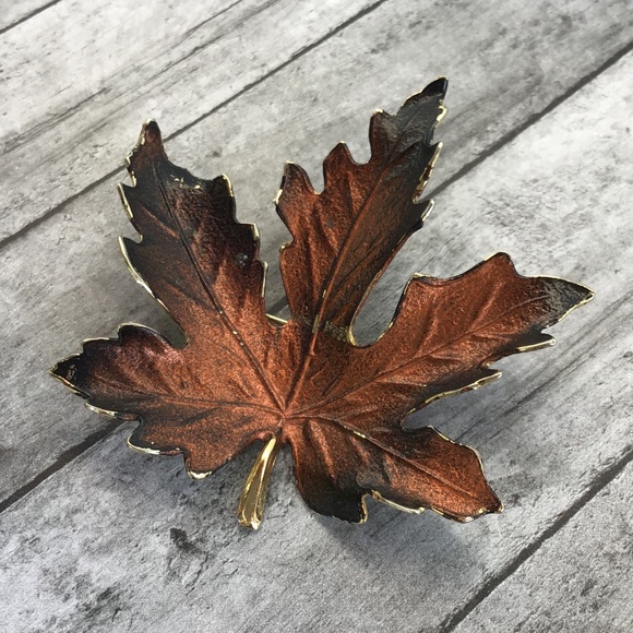Autumn Maple Leaf Pin Vintage Brooch Fall Jewelry - Picture 1 of 13
